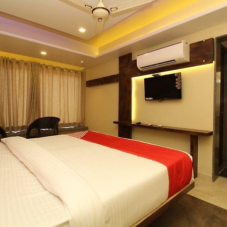 Oyo 37468 Nisha Lodging Solapur Ngoại thất bức ảnh
