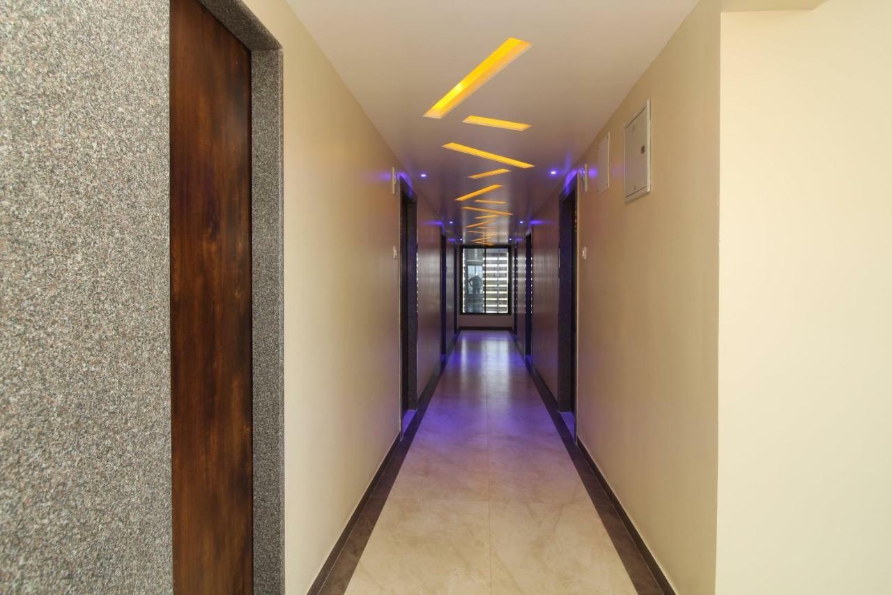 Oyo 37468 Nisha Lodging Solapur Ngoại thất bức ảnh