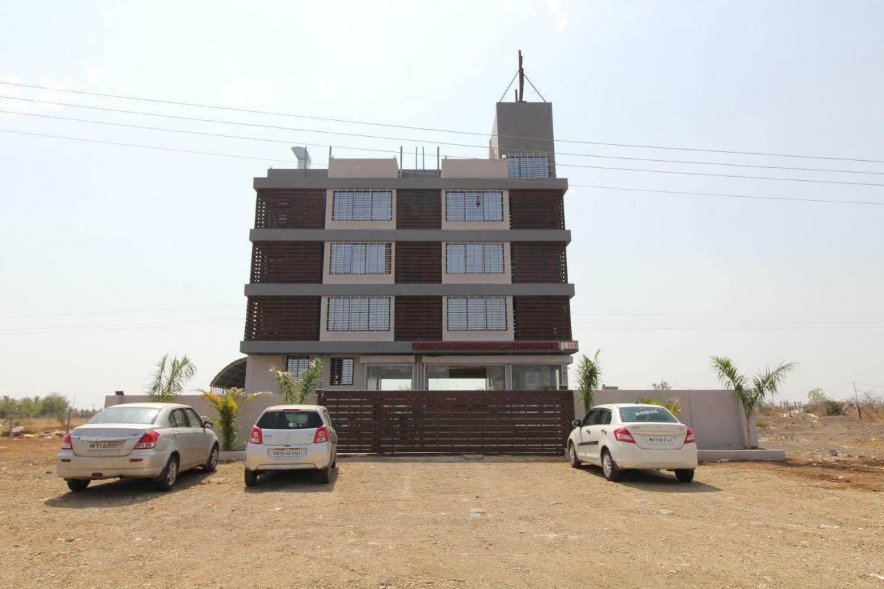 Oyo 37468 Nisha Lodging Solapur Ngoại thất bức ảnh