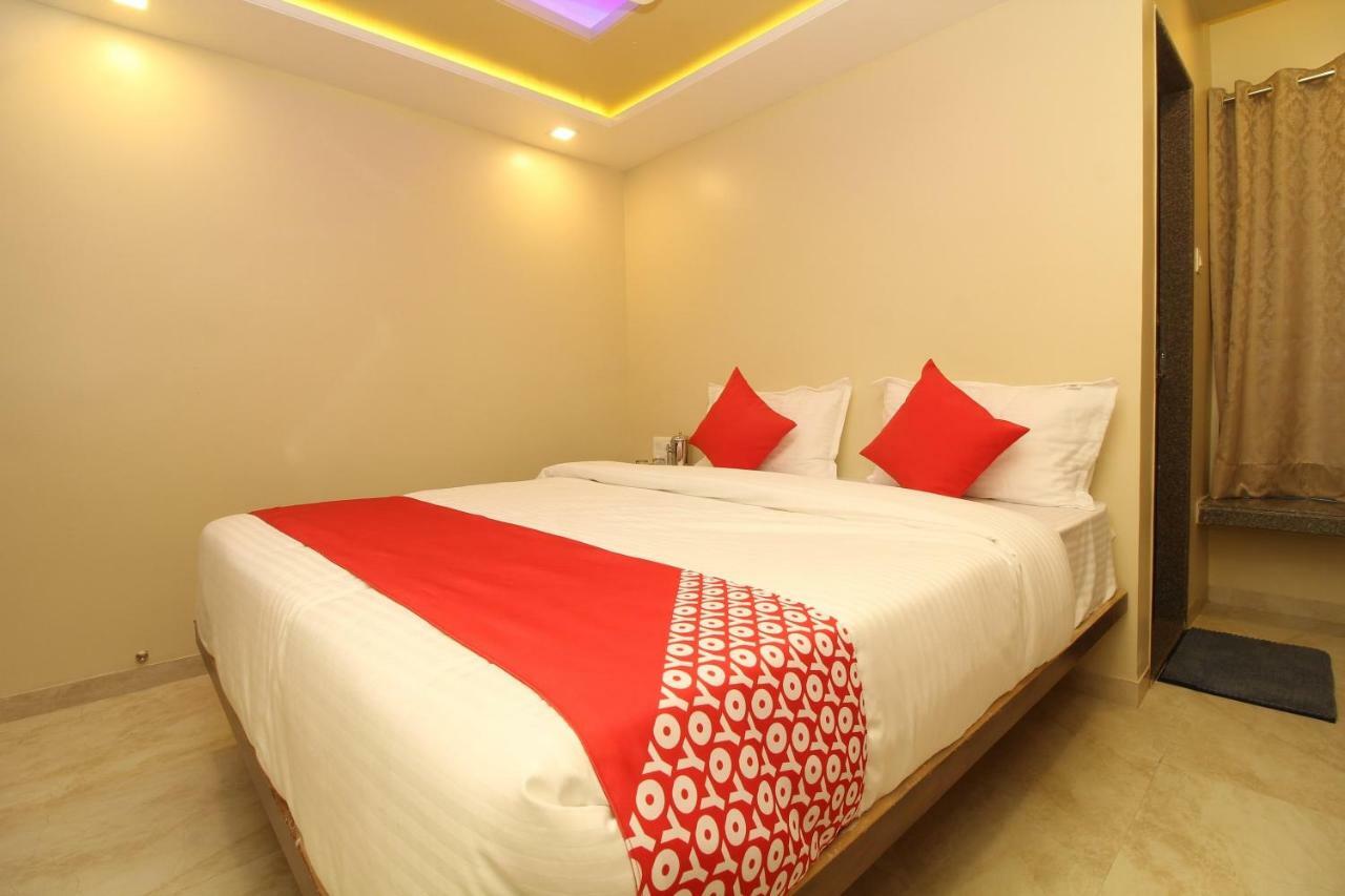 Oyo 37468 Nisha Lodging Solapur Ngoại thất bức ảnh