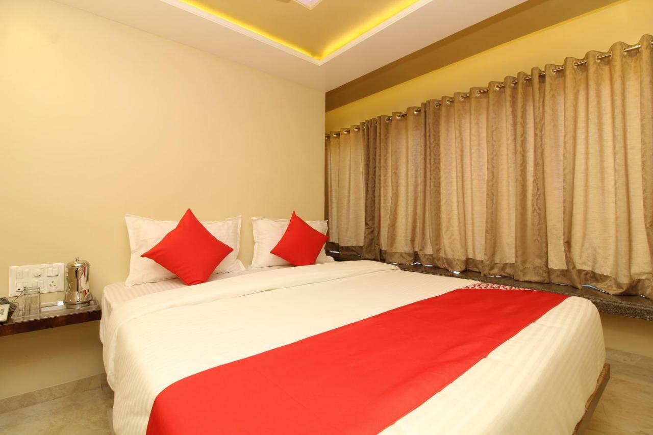 Oyo 37468 Nisha Lodging Solapur Ngoại thất bức ảnh