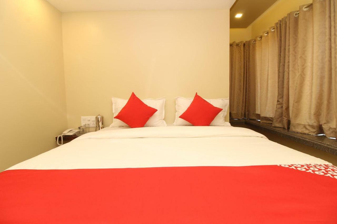 Oyo 37468 Nisha Lodging Solapur Ngoại thất bức ảnh