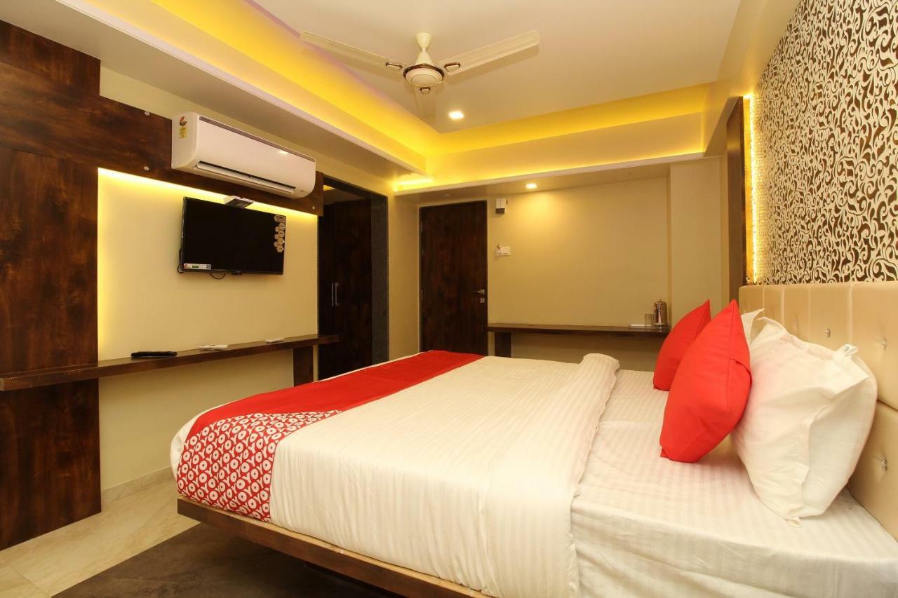 Oyo 37468 Nisha Lodging Solapur Ngoại thất bức ảnh